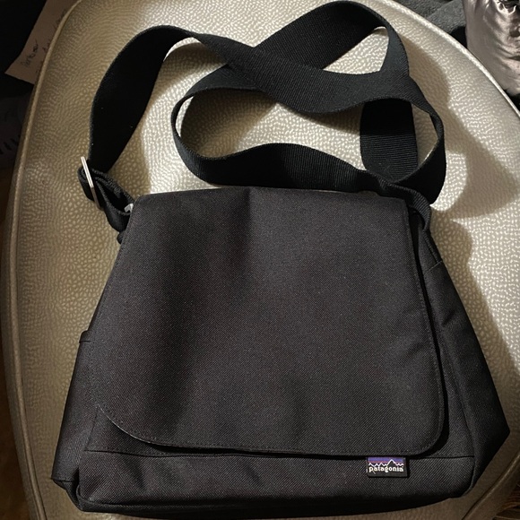patagonia black messenger bag Patagonia Black Messenger Bag